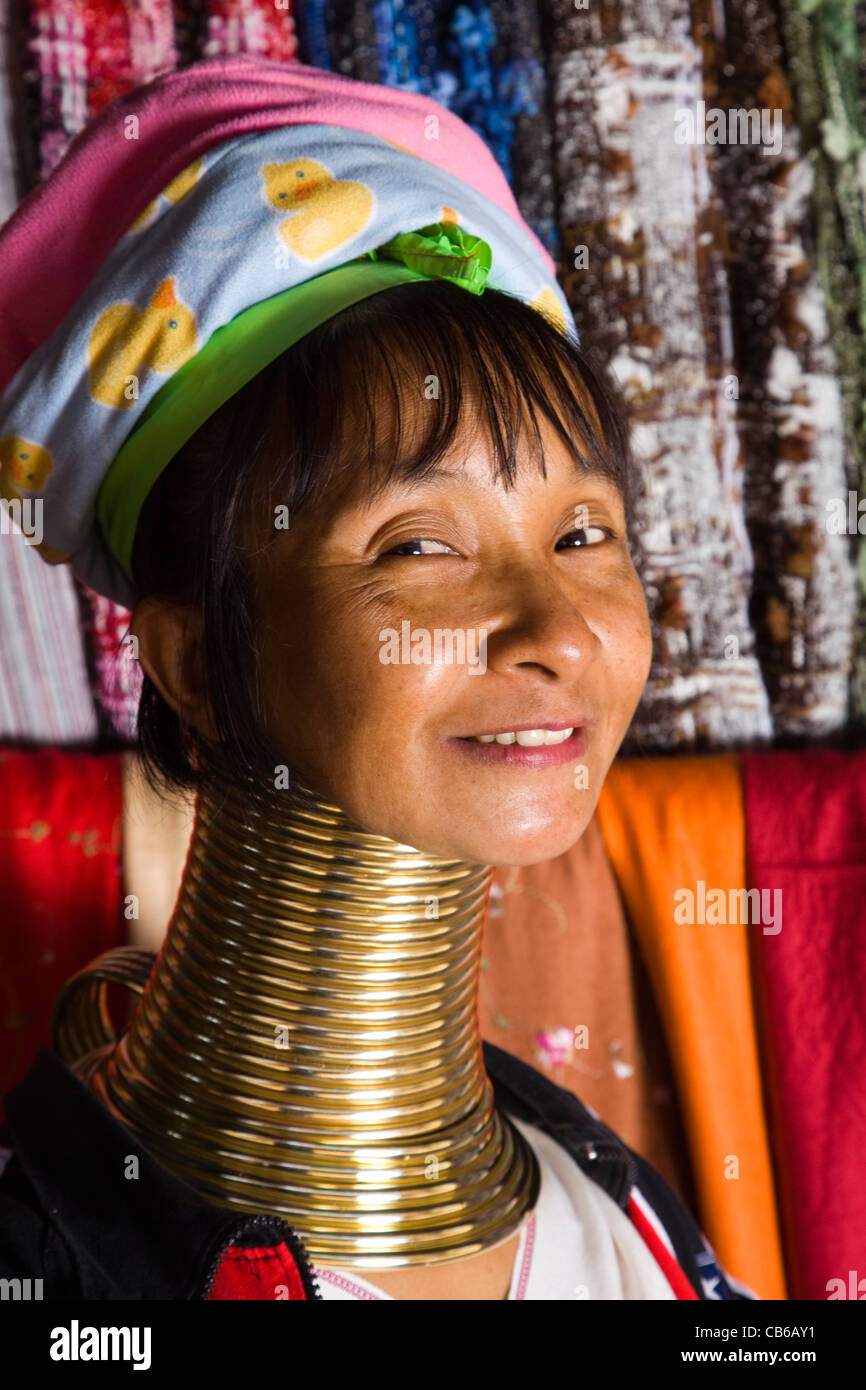 Long neck karen hilltribe woman hi-res stock photography and images - Alamy