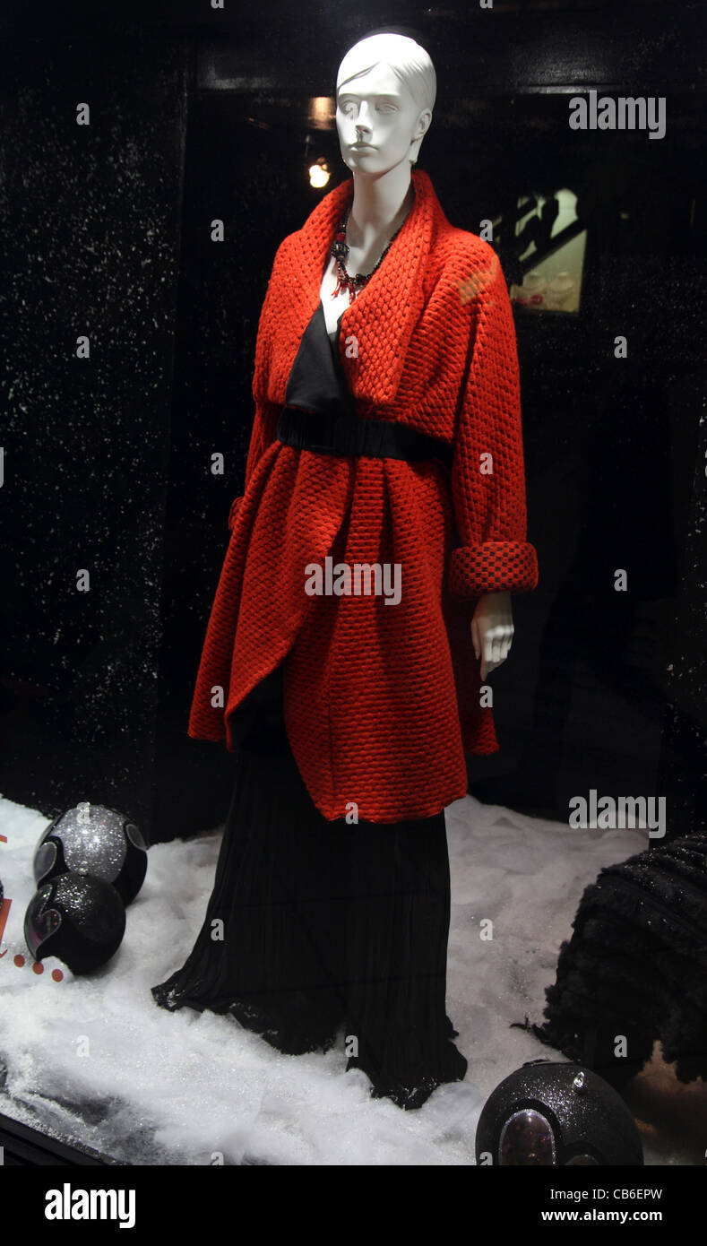 Dior Haute Couture Window Display Stock Photo - Download Image Now