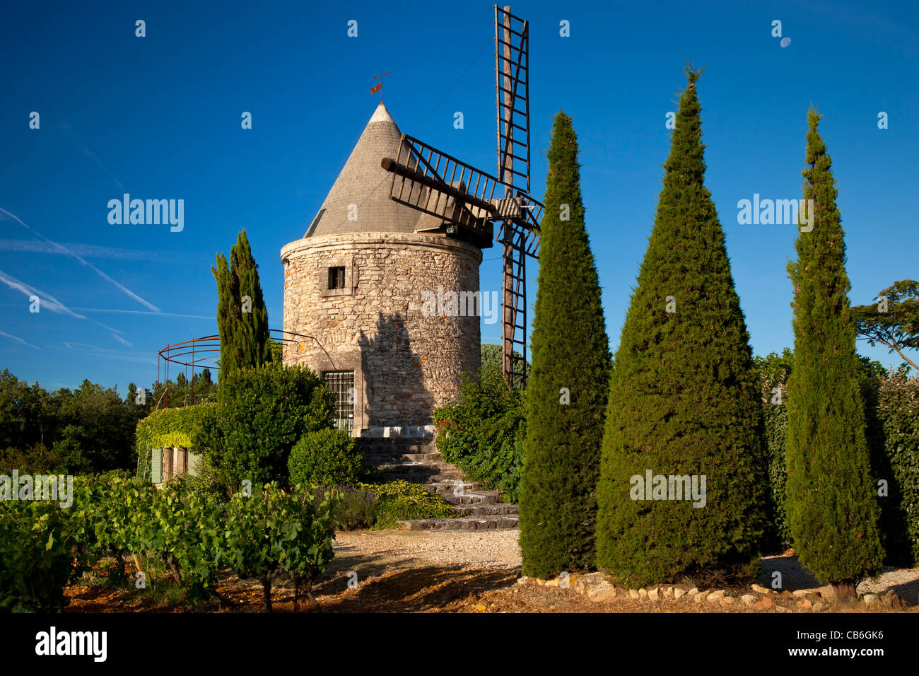 Windmill home near Gordes, Provence France Stock Photo