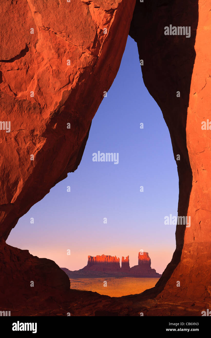 Teardrop Arch at sunset, Monument Valley, Utah Arizona Stock Photo