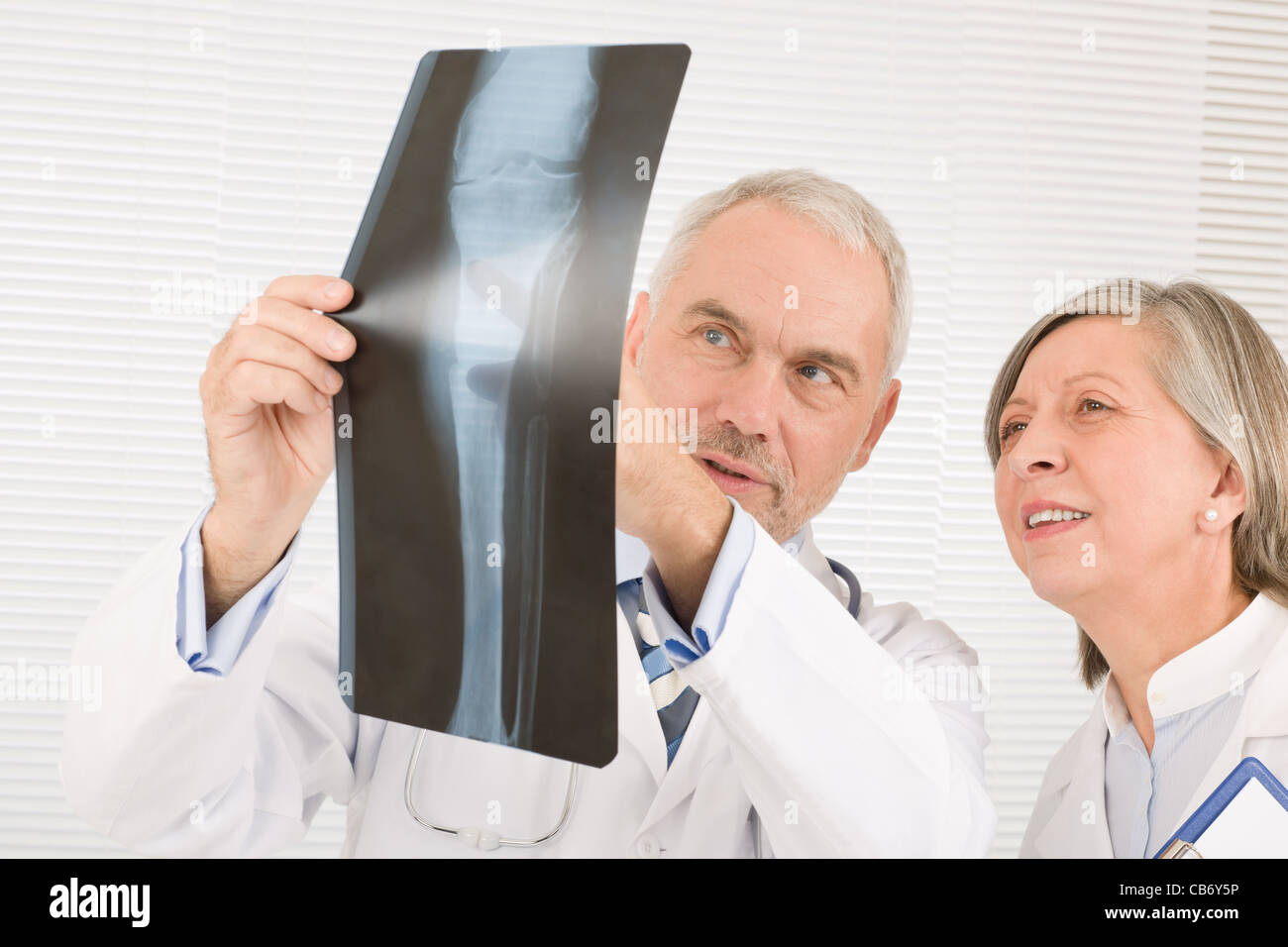Woman doctor working ray scan hi-res stock photography and images - Alamy
