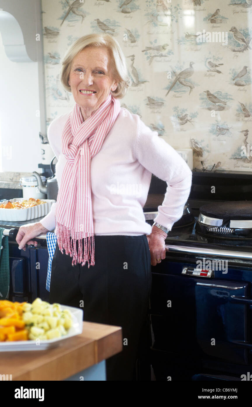 Mary Berry in her Kitchen Stock Photo