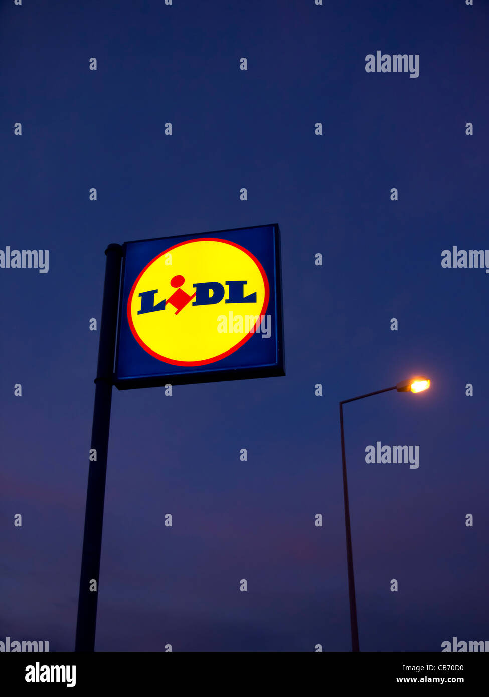 Lidl supermarket sign Stock Photo Alamy
