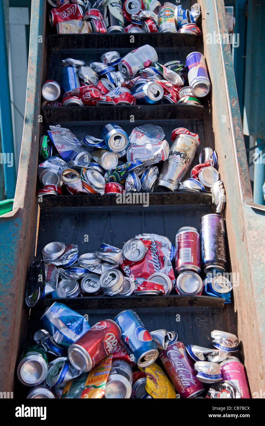 Recycle cans on conveyer belt hires stock photography and images Alamy