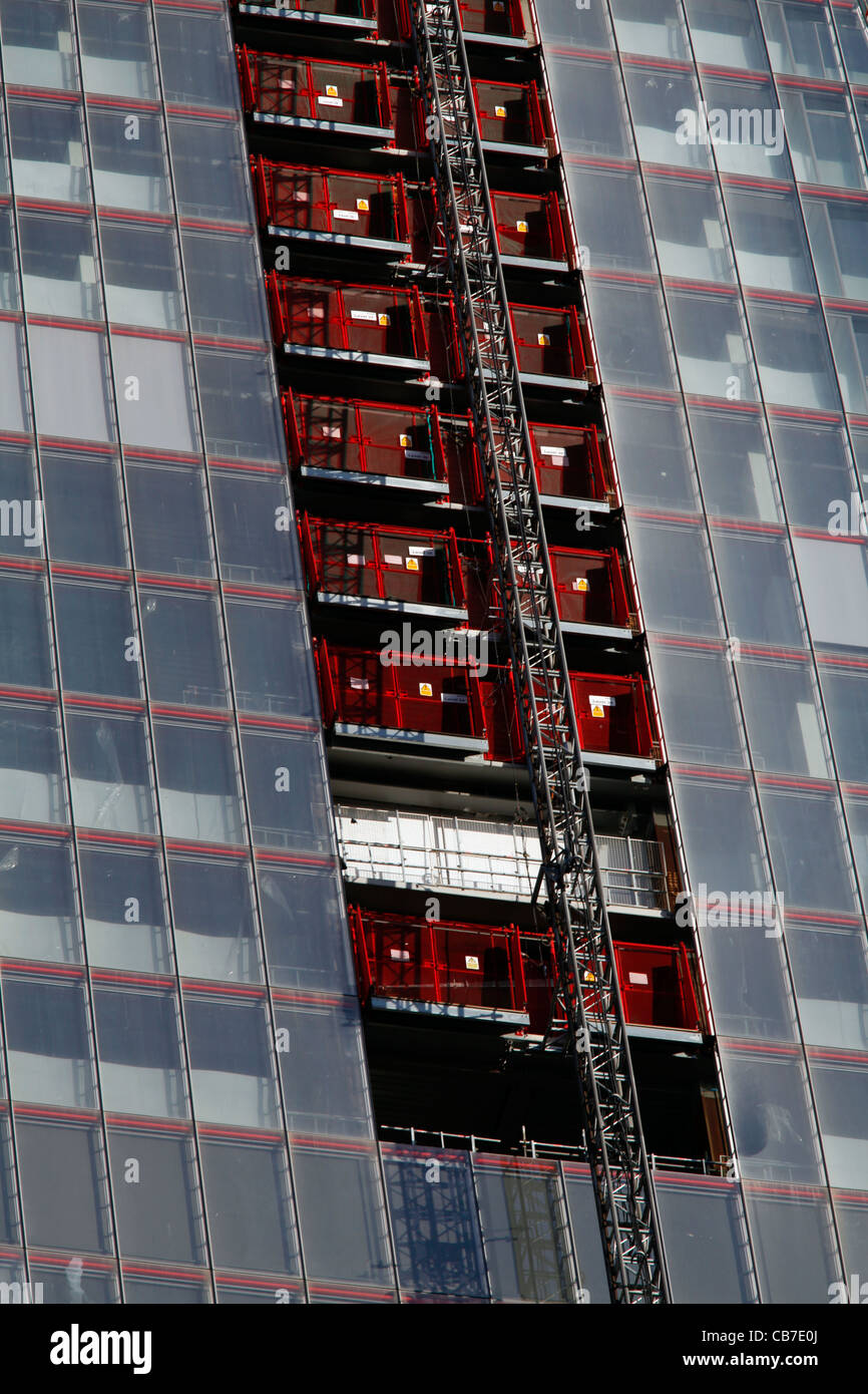 VIEW OF SHARD TOWER UNDER CONSTRUCTION,THE TALLEST BUILDING IN THE UK DUE FOR THE LONDON 2012 OLYMPICS Stock Photo