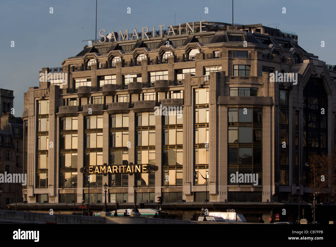 France, Paris, La Samaritaine department store (Archives picture taken  before the closing of the store Stock Photo - Alamy