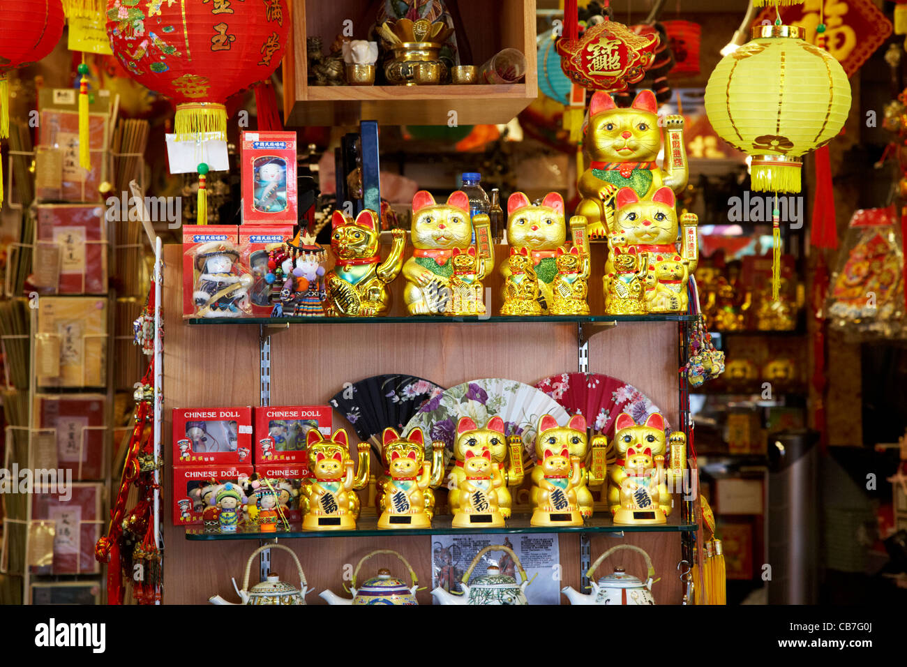 maneki neko lucky cat gold statues in chinese souvenir shop stanley, hong kong, hksar, china Stock Photo