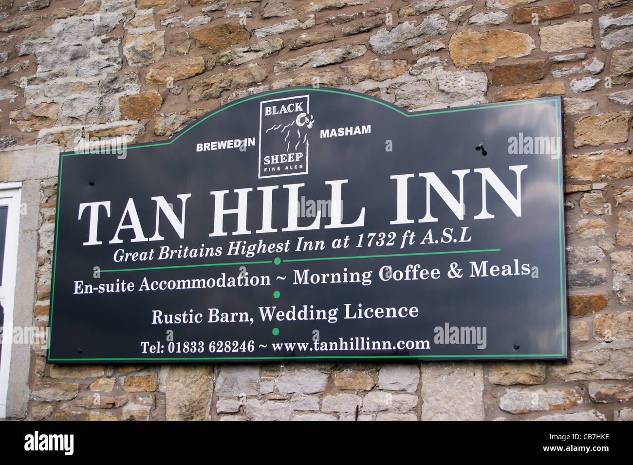 Tan hill inn hi-res stock photography and images - Alamy