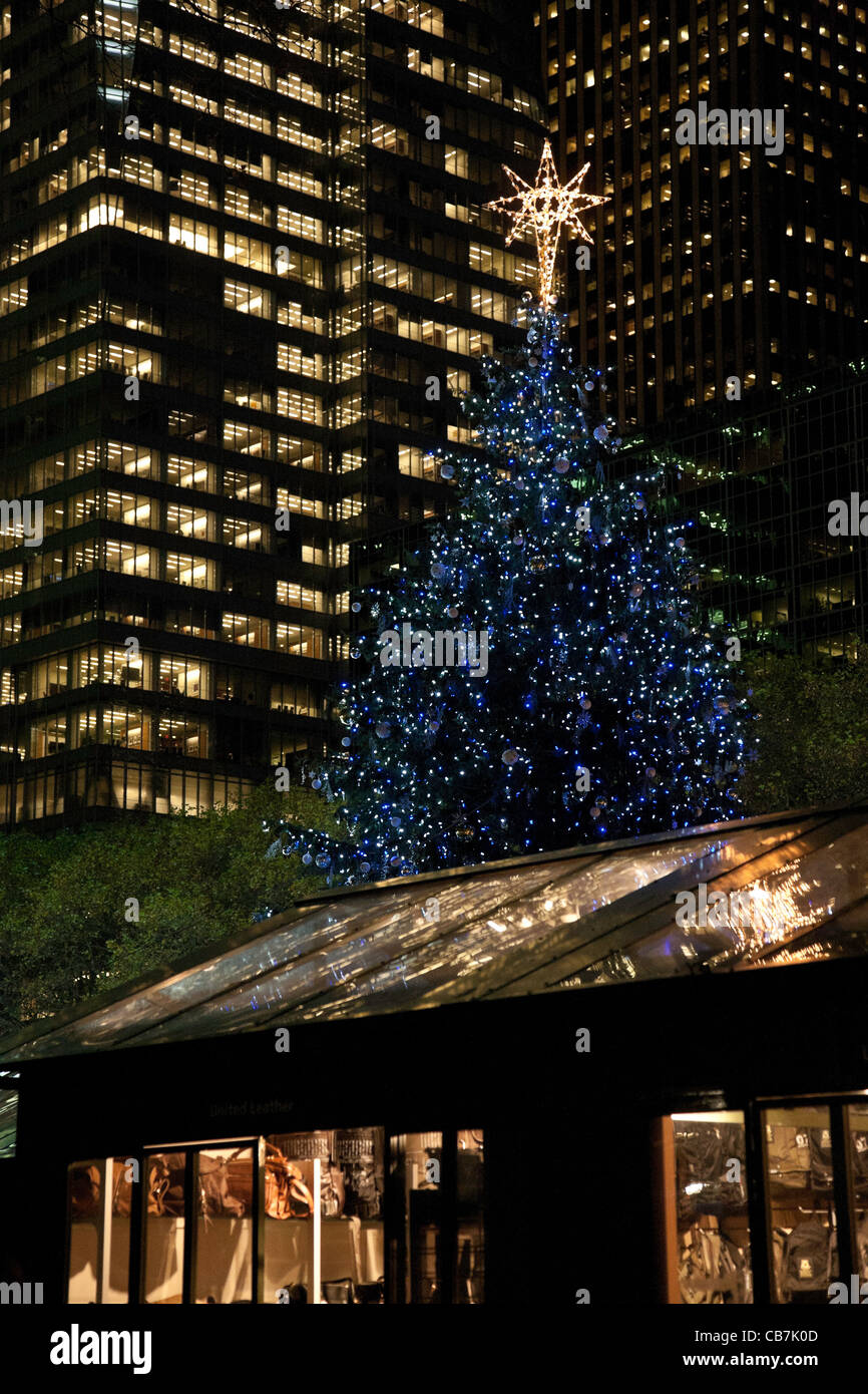 Holiday Christmas Tree and Market in Bryant Park, NYC Stock Photo Alamy