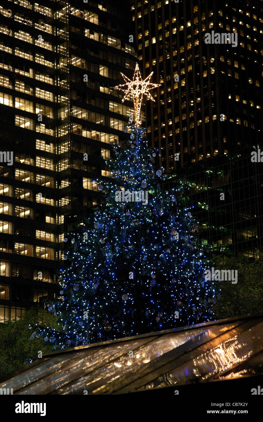 Holiday Christmas Tree and Market in Bryant Park, NYC Stock Photo Alamy