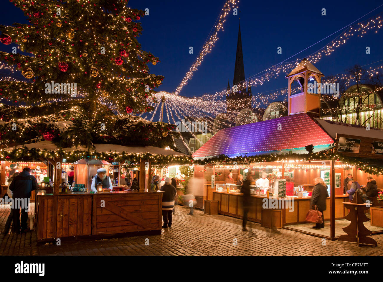 Christmas Market In Lubeck Germany 2022 Dates Illuminated Booths And Stands At Christmas Market In The Hanseatic City Of  Lübeck, Germany Stock Photo - Alamy
