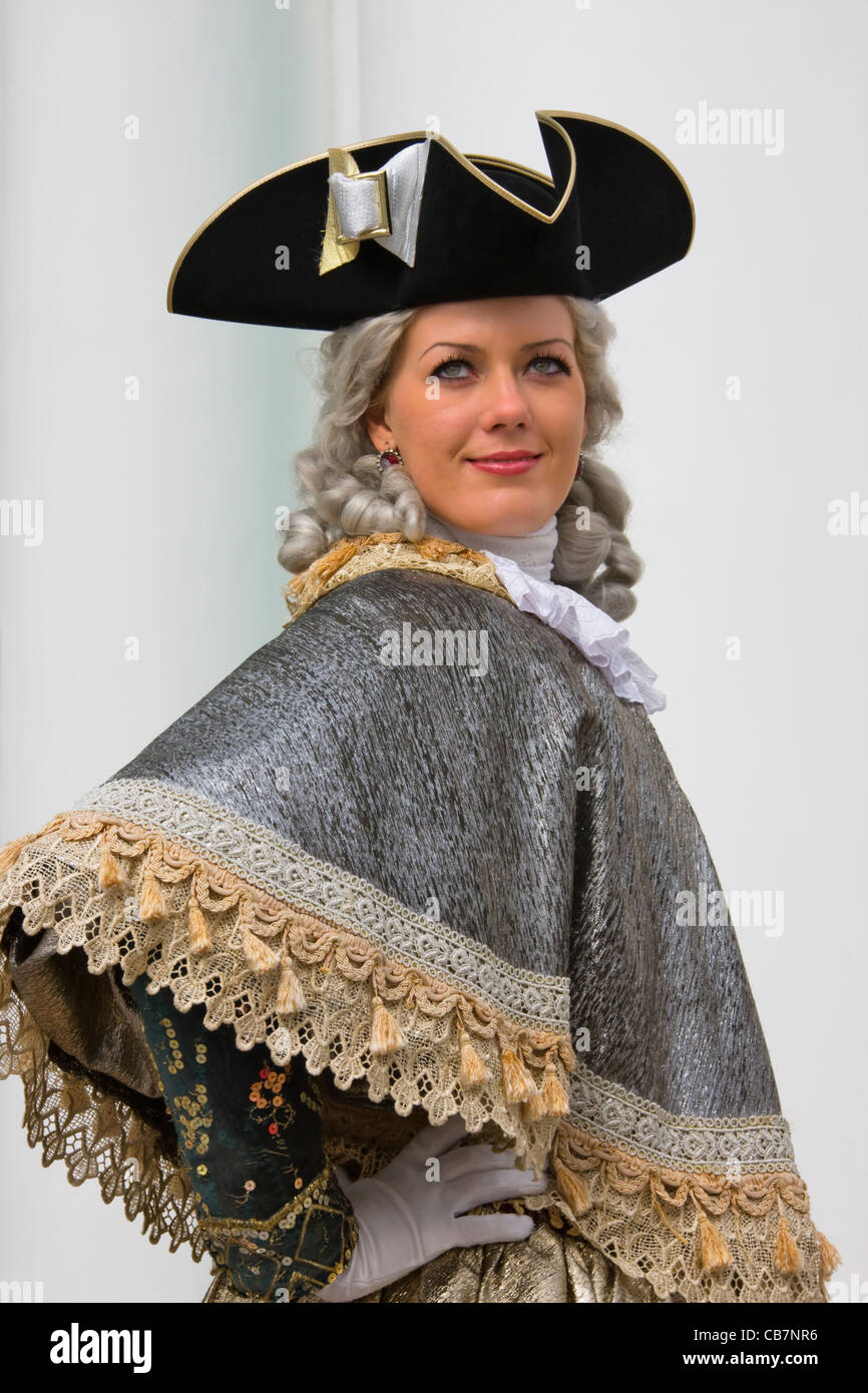 Woman in Tsar era attire, Saint Petersburg, Russia Stock Photo Alamy