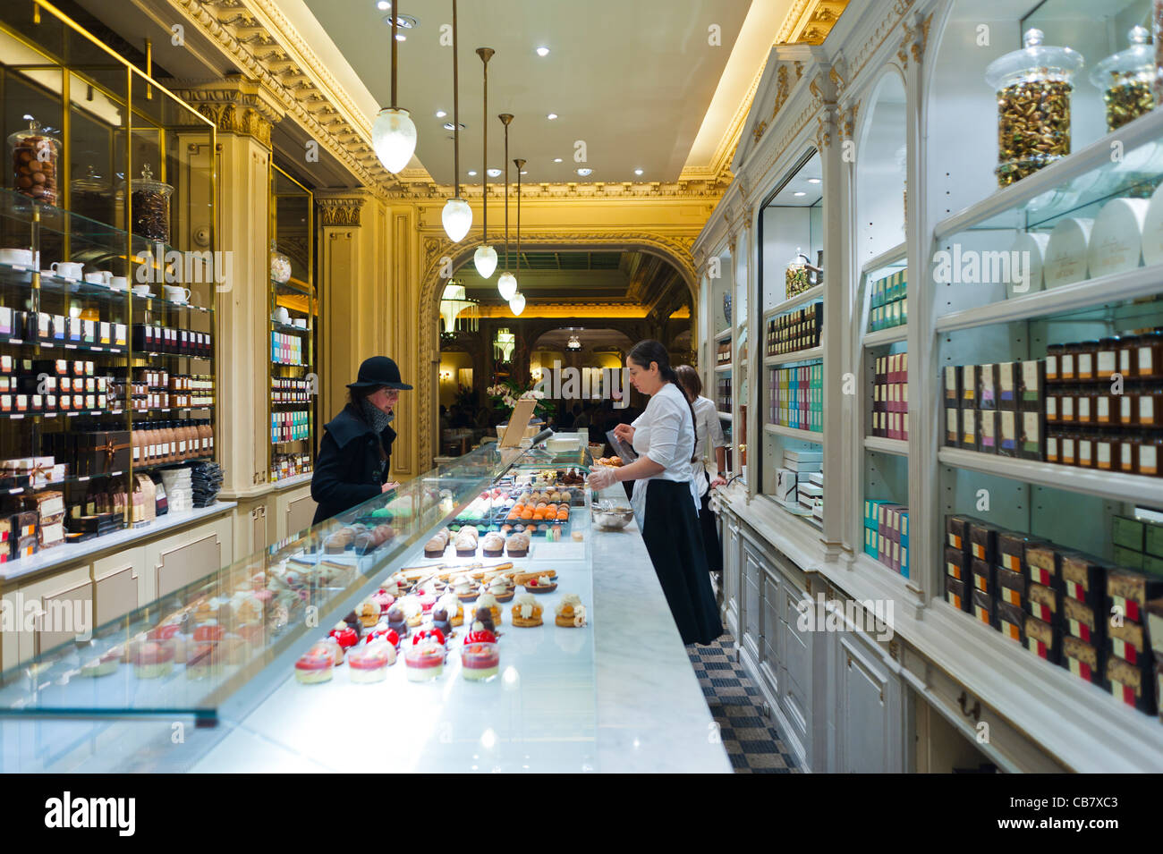 The night view of Mariage Frères tea shop.Paris.France Stock Photo - Alamy