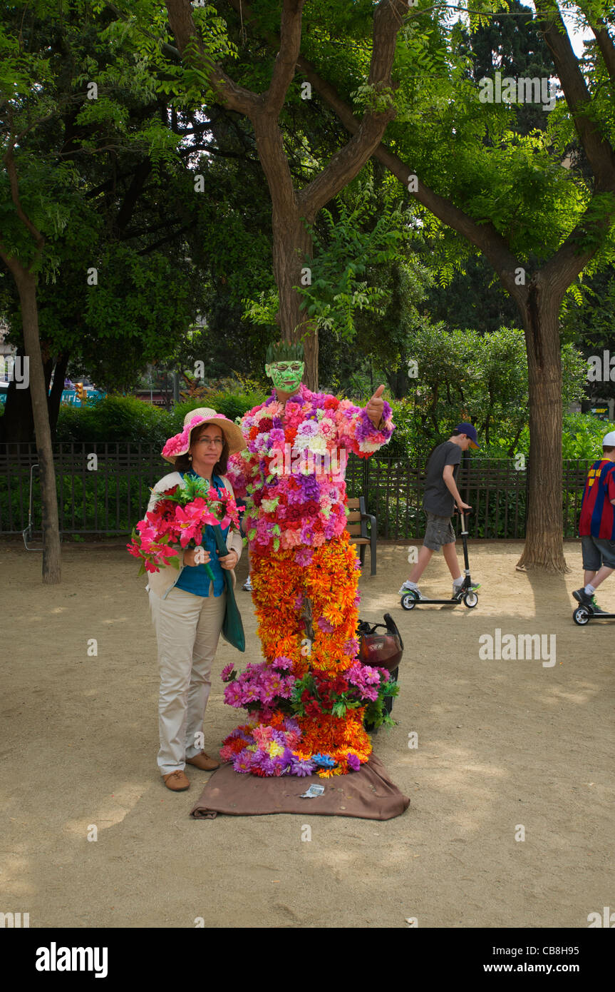 Street performers at the Sagrada Familia Stock Photo