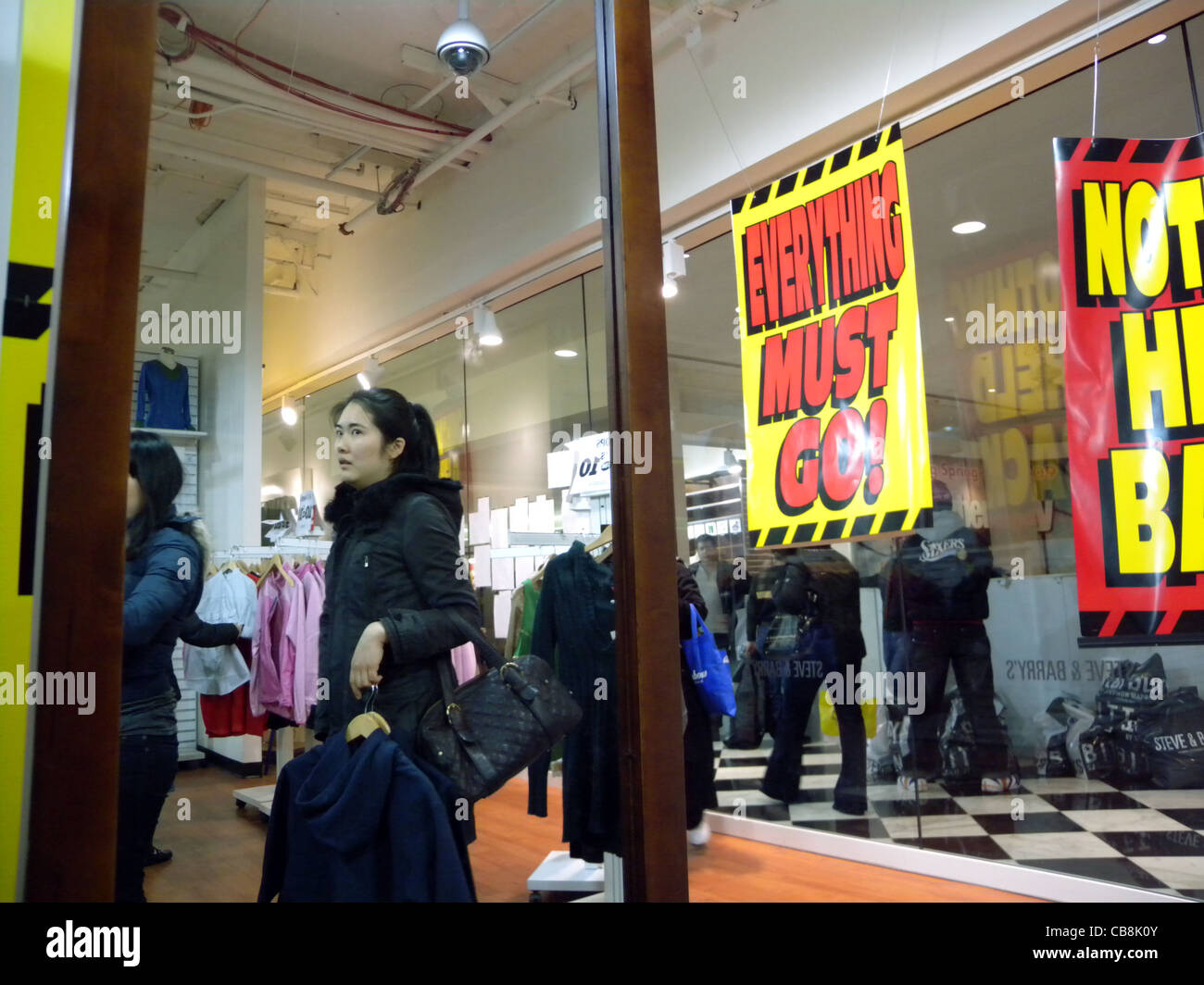 Customers shop at a Steve & Barry's clothing store in New York Stock Photo
