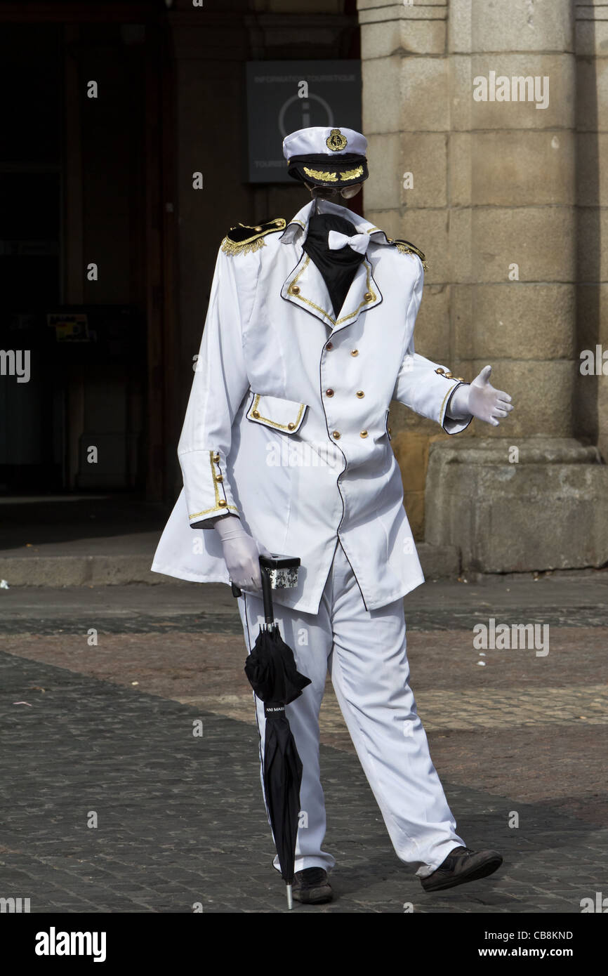 A faceless street artist on Plaza Mayor in Madrid Stock Photo