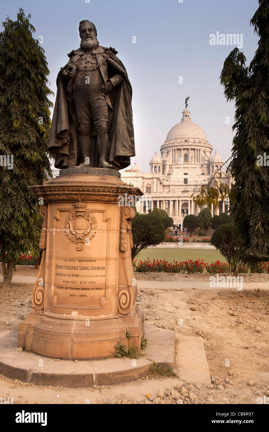 India, West Bengal, Kolkata, Victoria Memorial statue to Marquess of ...