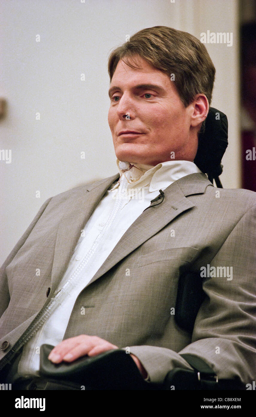 Actor Christopher Reeve makes a statement financial burdens of disable persons to a Congressional hearing April 14, 1999 in Washington, DC. Reeve's was paralyzed in a horse riding accident and has become an outspoken advocate for the disabled. Stock Photo