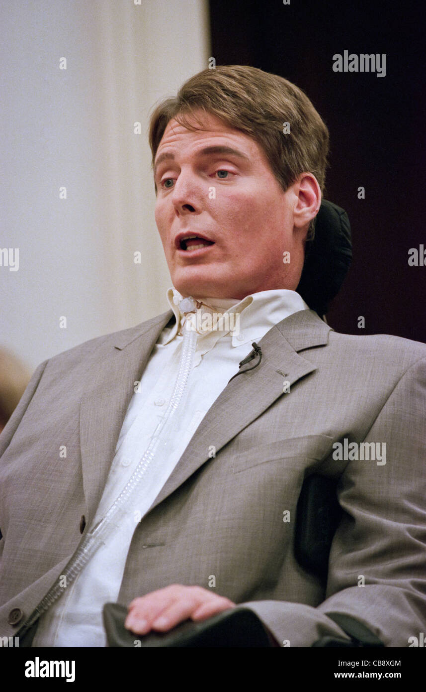 Actor Christopher Reeve makes a statement financial burdens of disable persons to a Congressional hearing April 14, 1999 in Washington, DC. Reeve's was paralyzed in a horse riding accident and has become an outspoken advocate for the disabled. Stock Photo