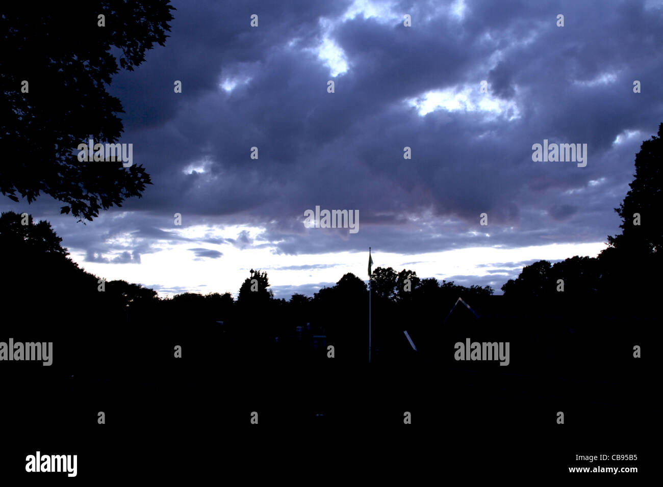 Dark sky heavy sky hi-res stock photography and images - Alamy