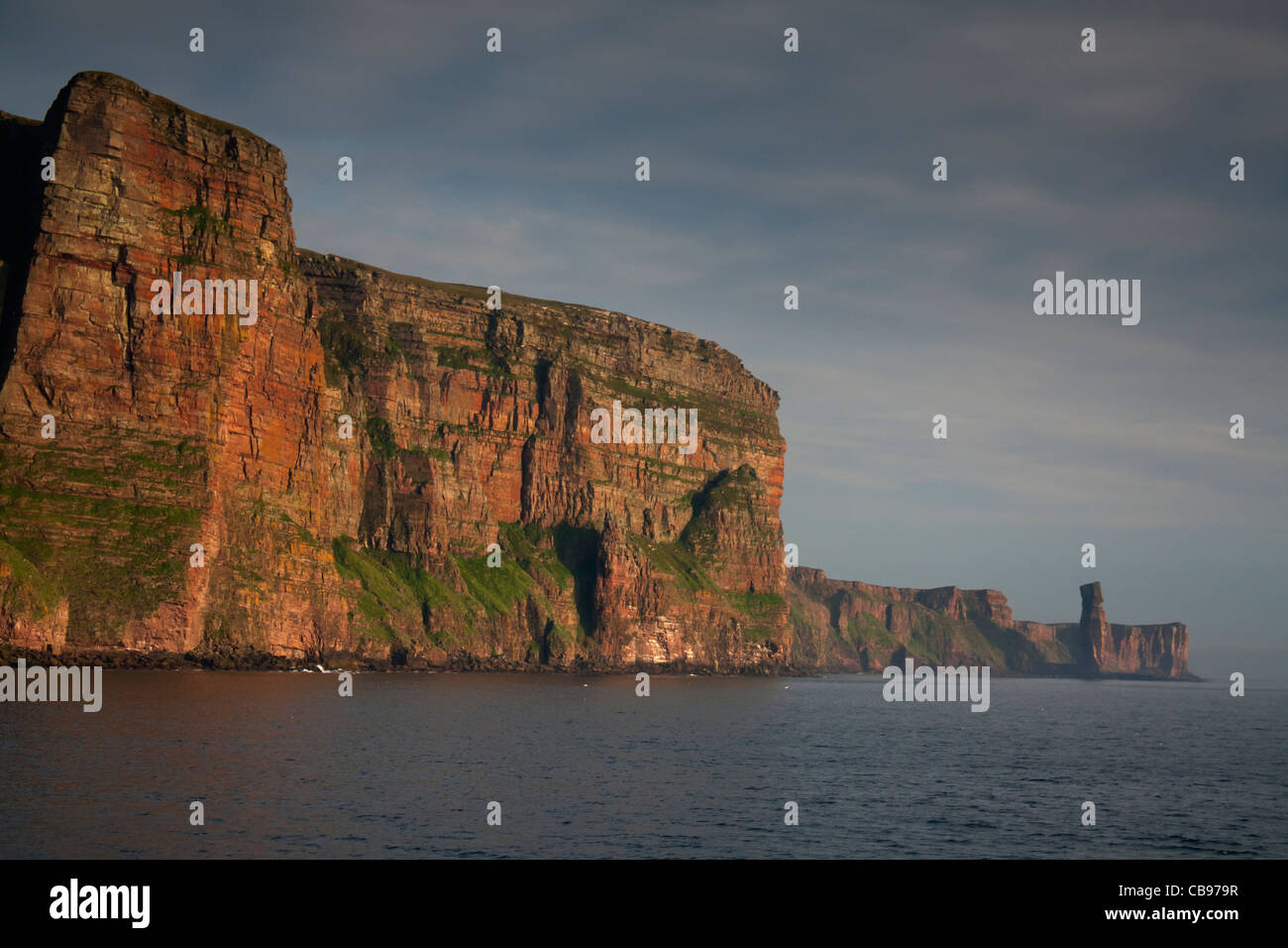 Hoy, St John's Head cliffs and the Old Man of Hoy Stock Photo