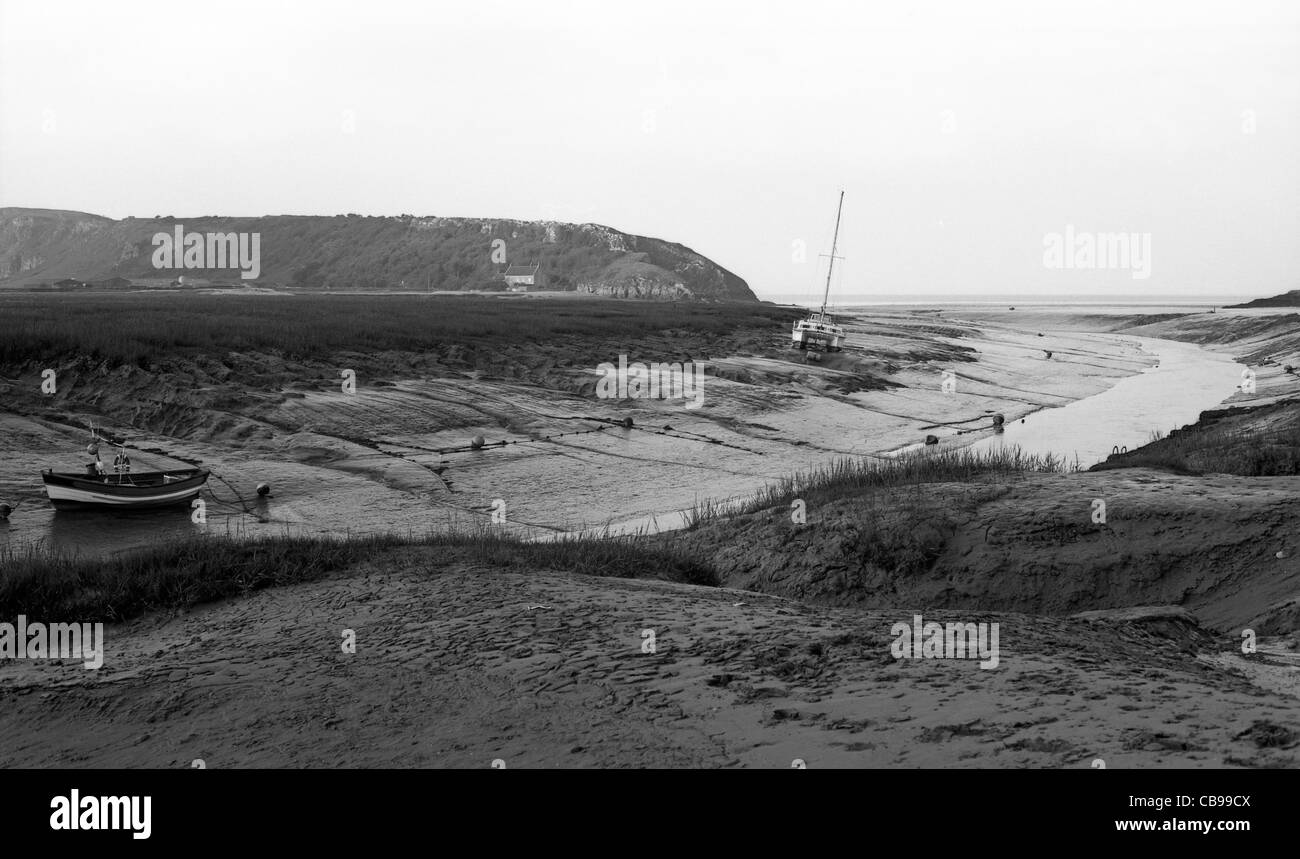 English beach scenes Black and White Stock Photos & Images - Alamy