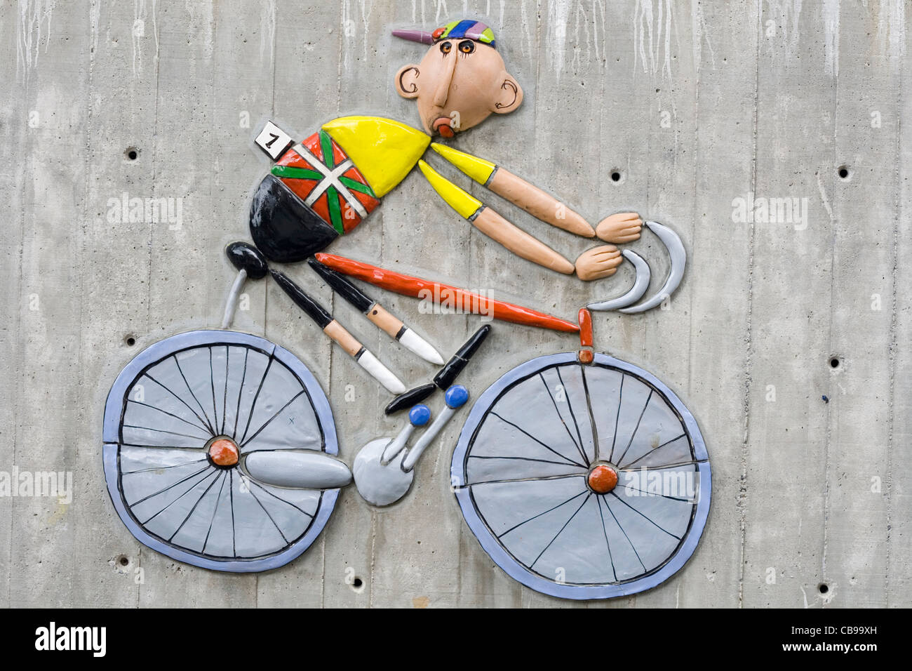 Yellow mountain bike hi-res stock photography and images - Alamy