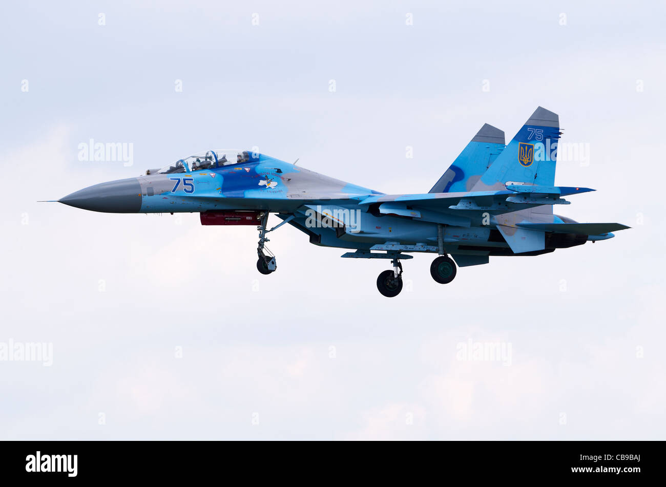 Sukhoi Su-27UB operated by the Ukraine Air Force, airbrake extended, on approach for landing at RAF Fairford, UK Stock Photo