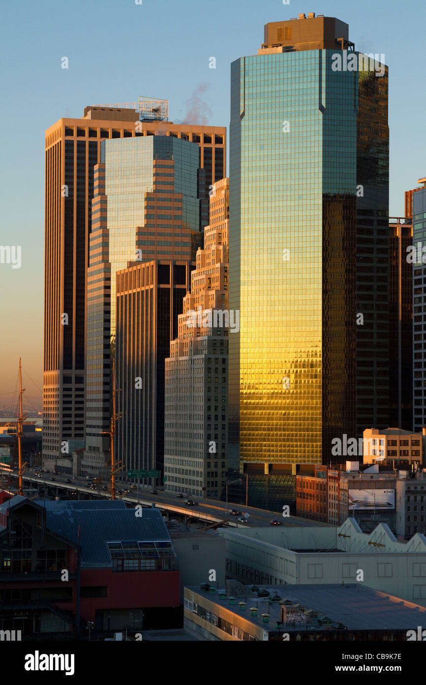 New York City, Manhattan, skyline during the beautiful colors of early morning sunrise, dawn. Stock Photo