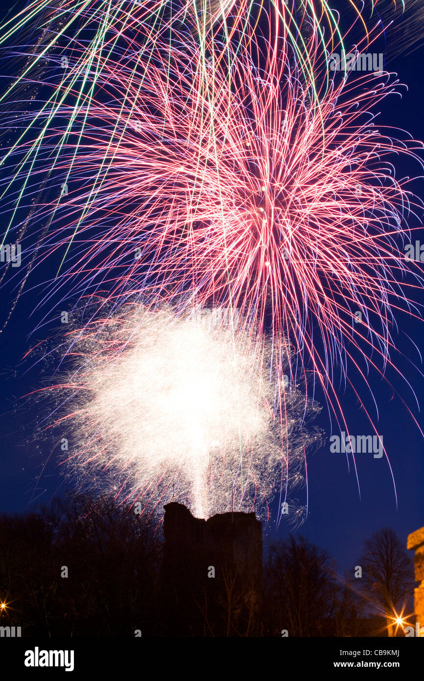 Firework over castle hi-res stock photography and images - Alamy