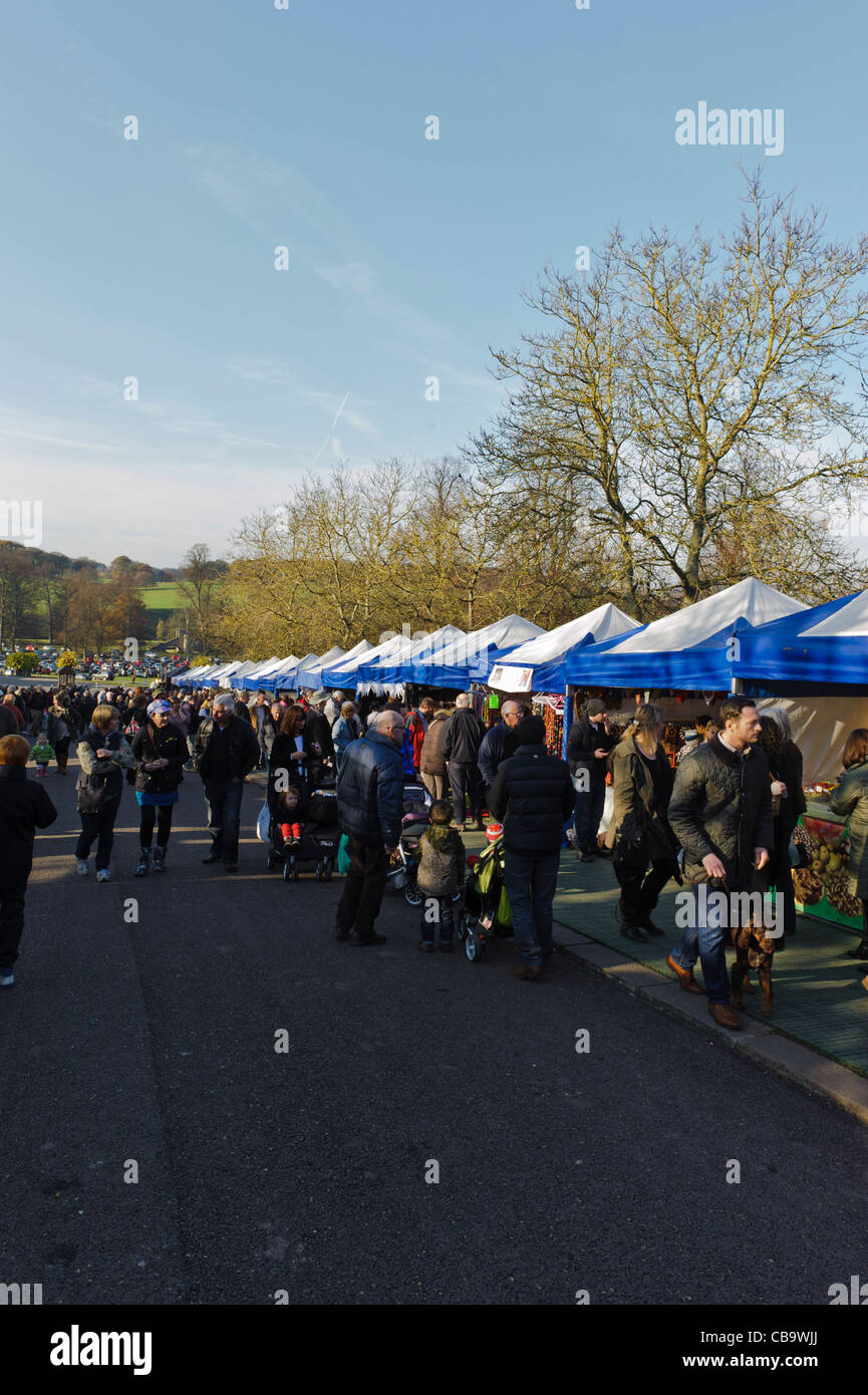 Chatsworth Christmas Market Stock Photo Alamy
