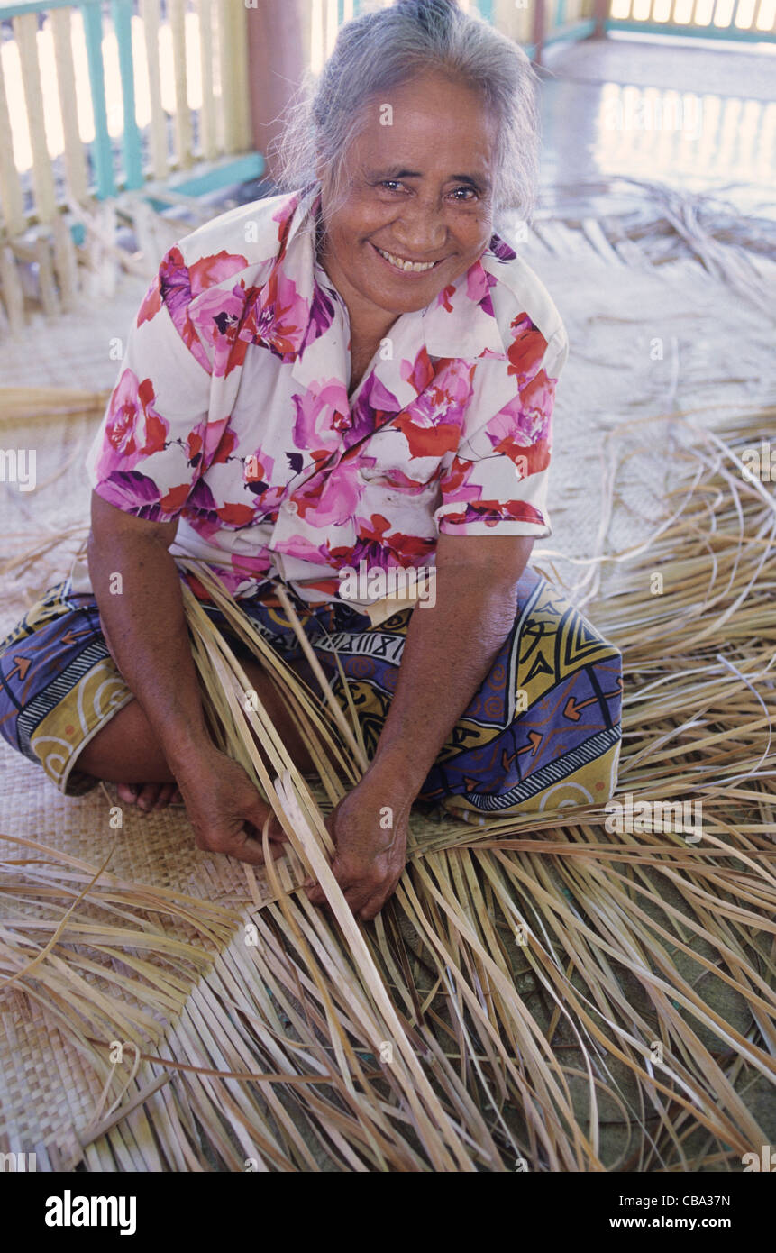Western Samoa, Manono Island, woman weaving mat Stock Photo Alamy