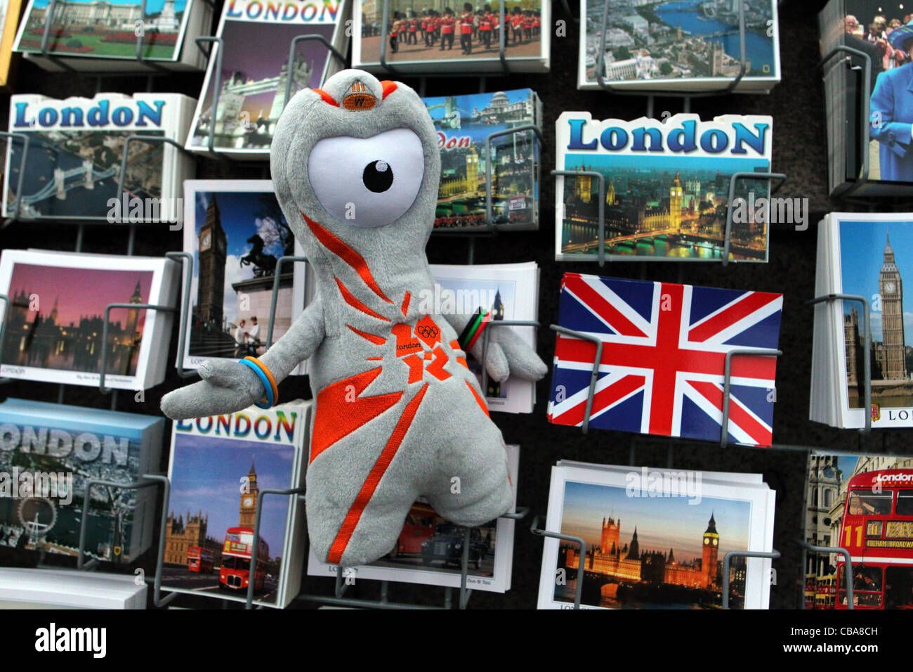20 11 2010 Preview on The Olympic Games 2012 in London Picture shows the Mascots in front of a display of London postcards Stock Photo