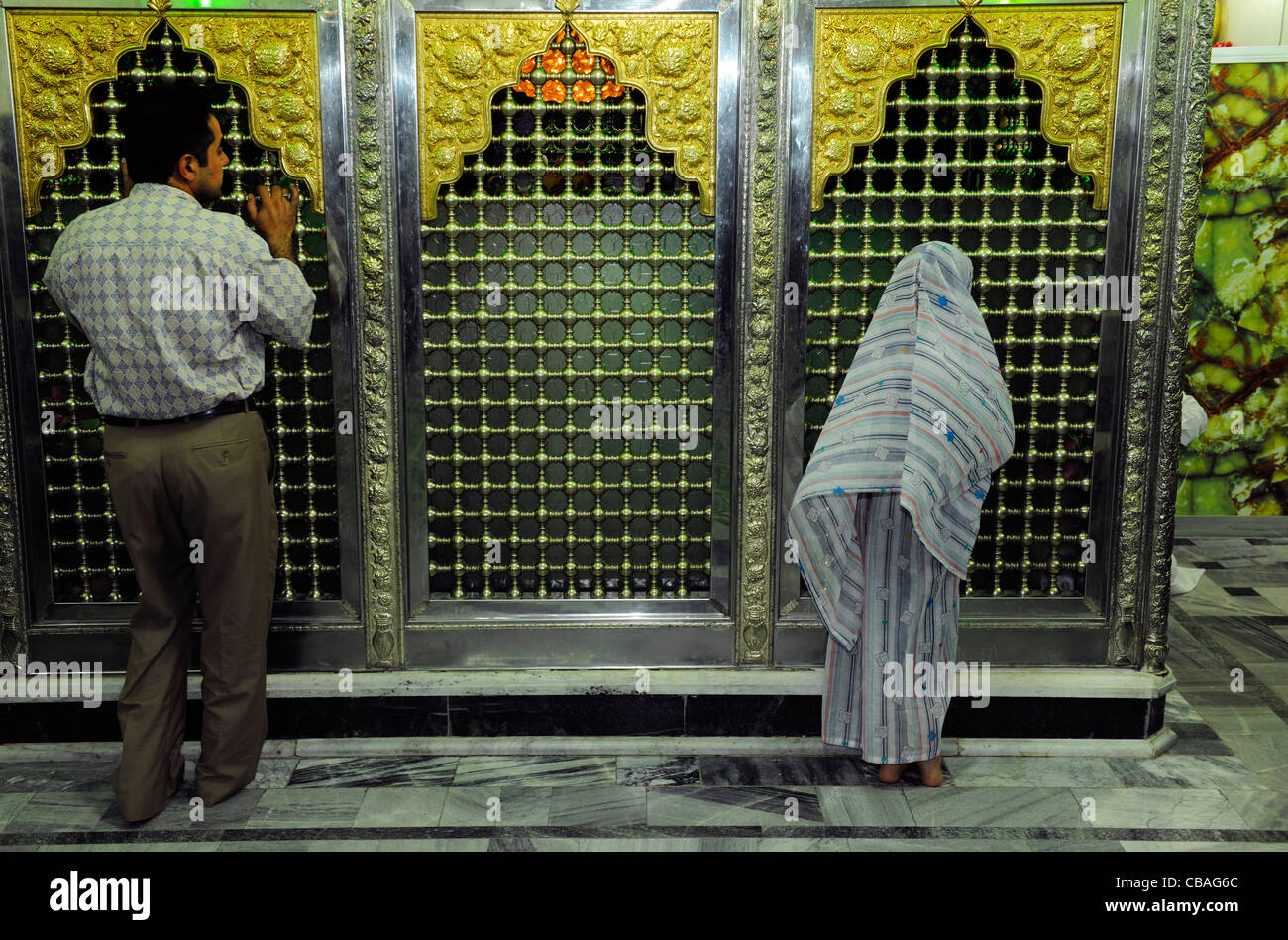 Baghdad, Iraq. Saed Idrees Shia Muslim shrine in the Karrada district of Baghdad during evening prayer Stock Photo