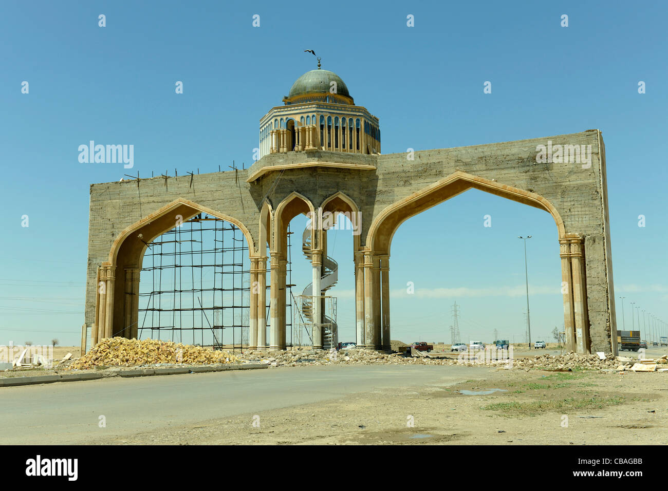 Iraq, Tikrit city gate under repair Stock Photo