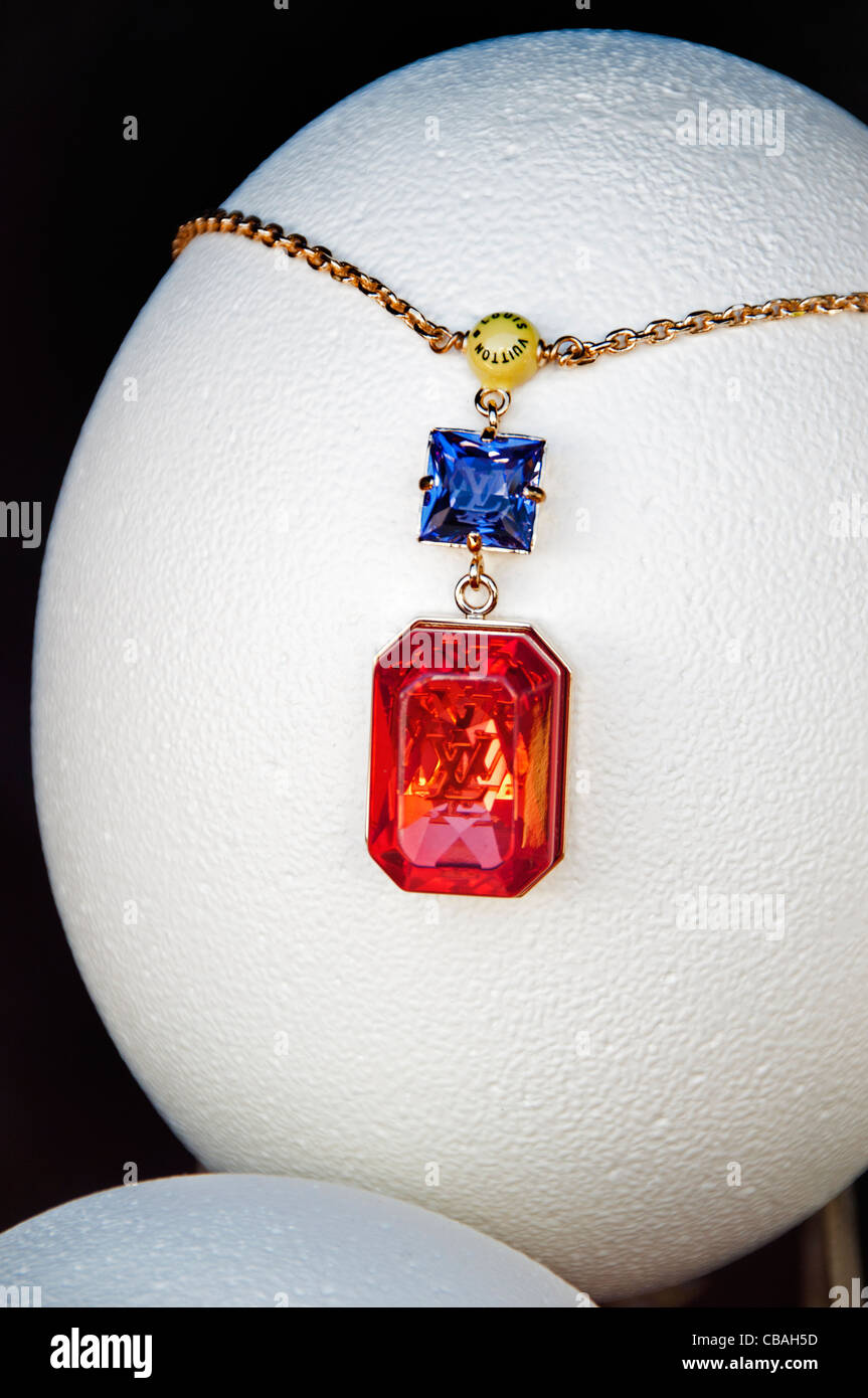 Louis Vuitton jeweler jewel fashion Rodeo Drive boutiques shops Beverly