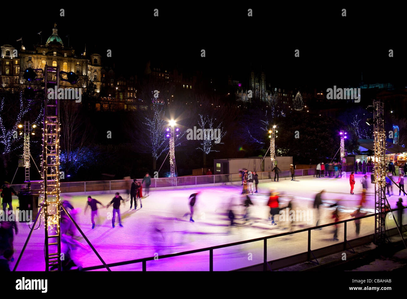 Ice skating christmas uk hires stock photography and images Alamy