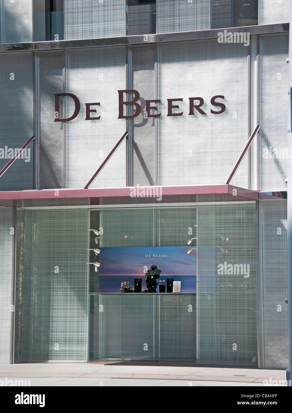 De Beers Diamond Jewellers unveils new home on Madison Avenue in