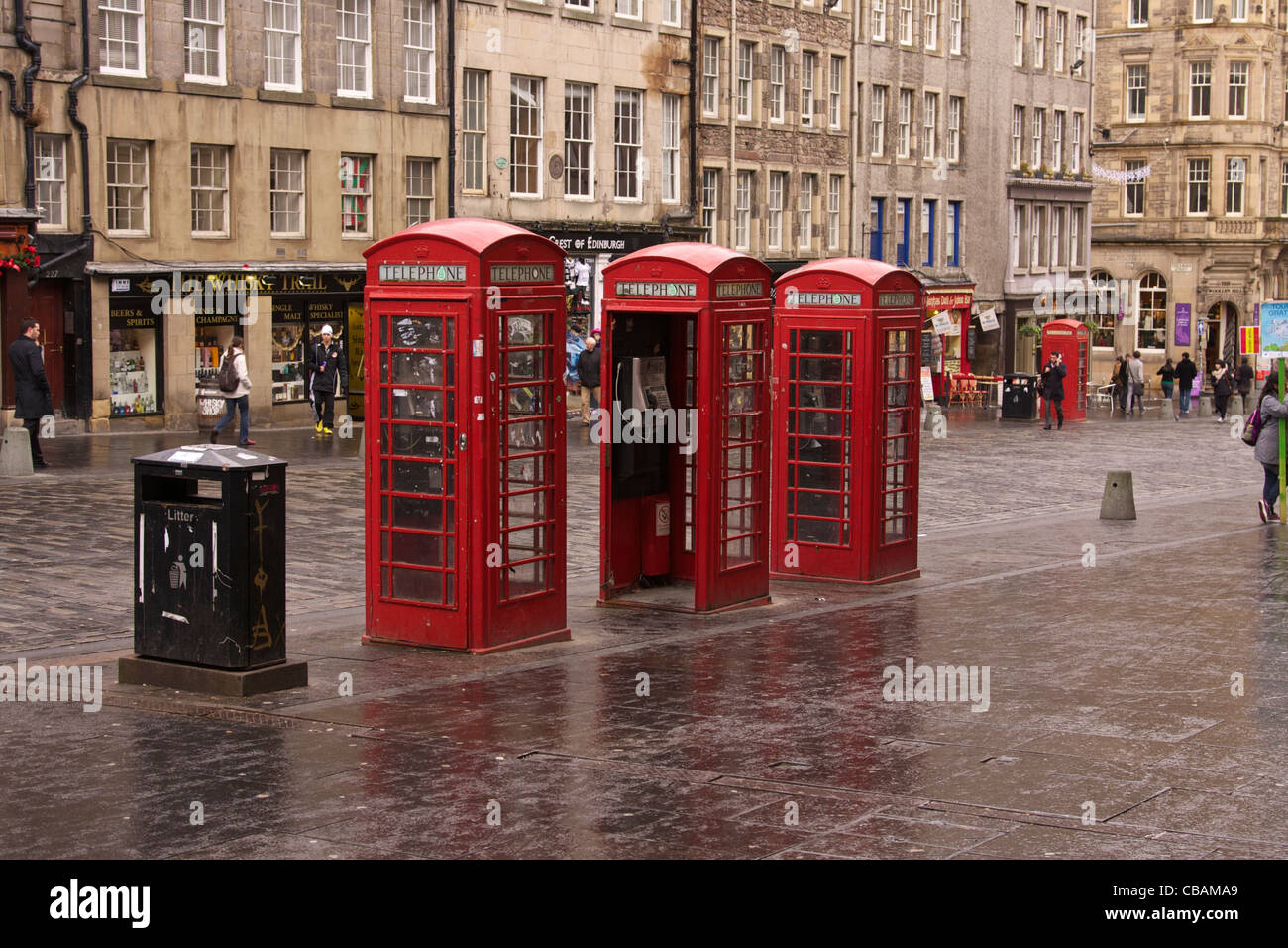 Red telephone boxes on the Royal Mile, Edinburgh, Scotland. Stock Photo