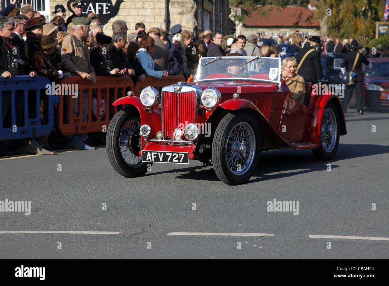 1940S RED MG CLASSIC CAR PICKERING NORTH YORKSHIRE 15 October 2011 Stock Photo