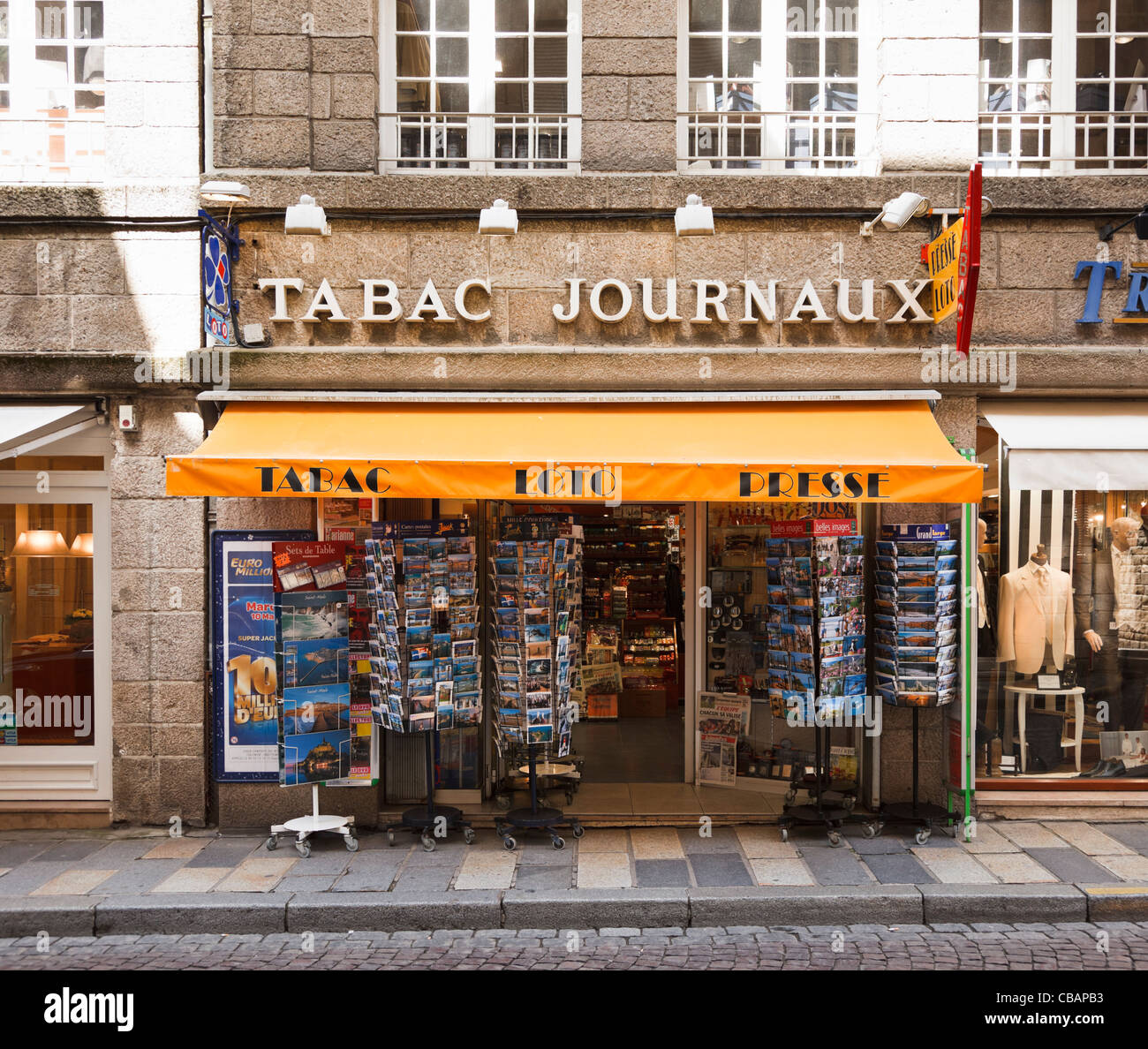 Tabac shop french hi-res stock photography and images