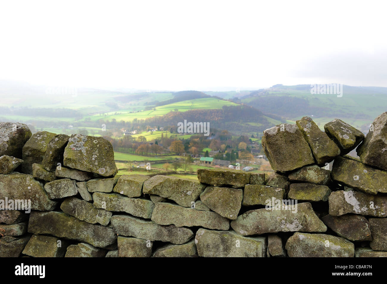 derbyshire dry stone wall baslow england uk Stock Photo - Alamy
