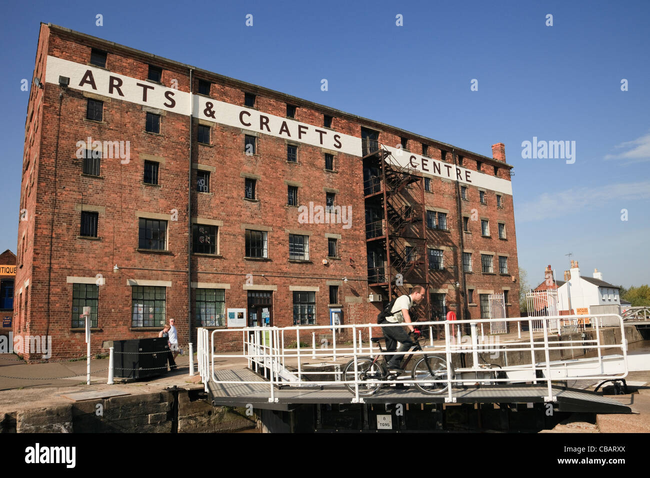 arts and crafts warehouse