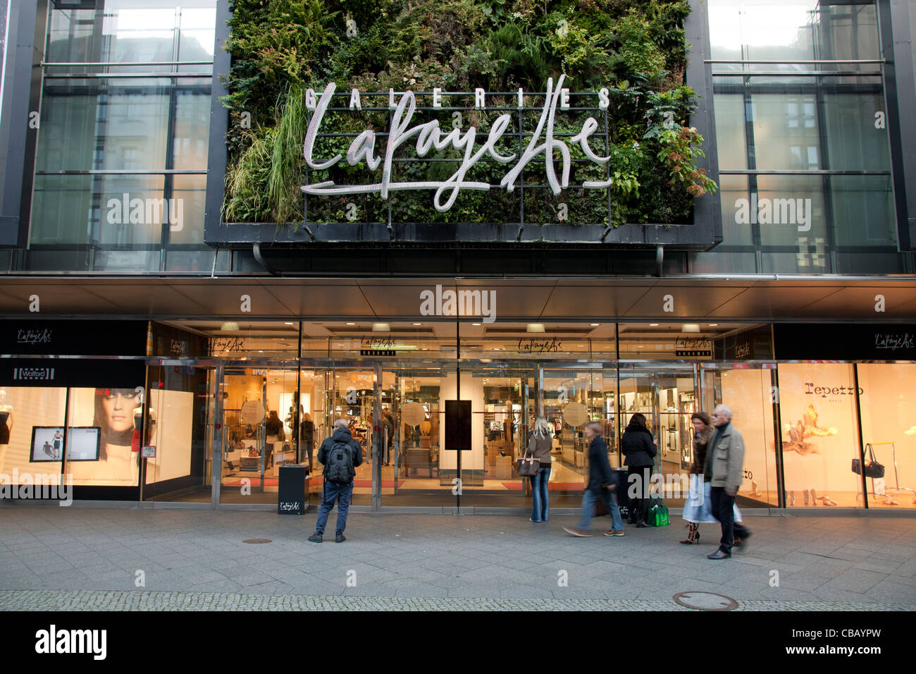 Galeries Lafayette Berlin High Resolution Stock Photography and ... Galeries Lafayette Berlin High Resolution Stock Photography and ...