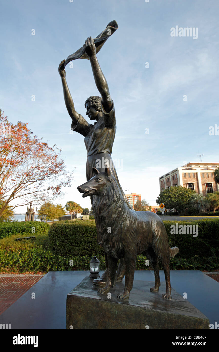 The waving girl statue in Savannah, Stock Photo Alamy