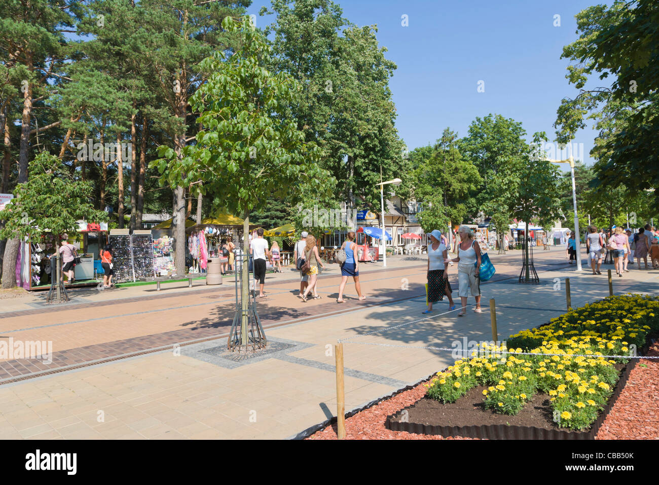 J Basanaviciaus gatve, J Basanaviciaus Street, pedestrian street leading to beach, Palanga, Lithuania Stock Photo