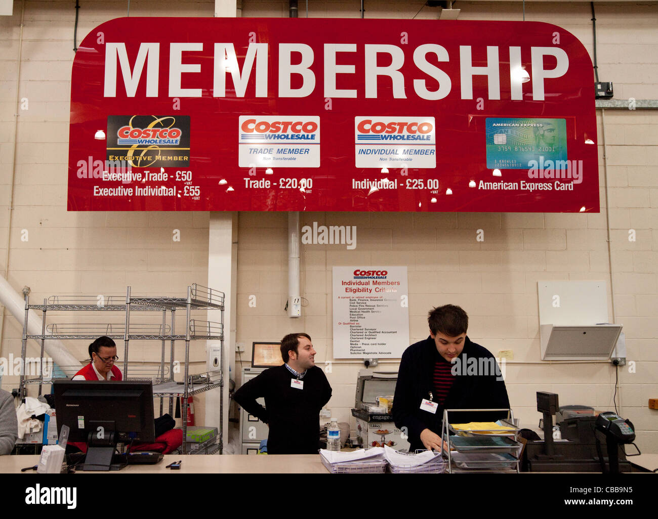 Membership desk, Costco discount warehouse store, Lakeside UK Stock Photo