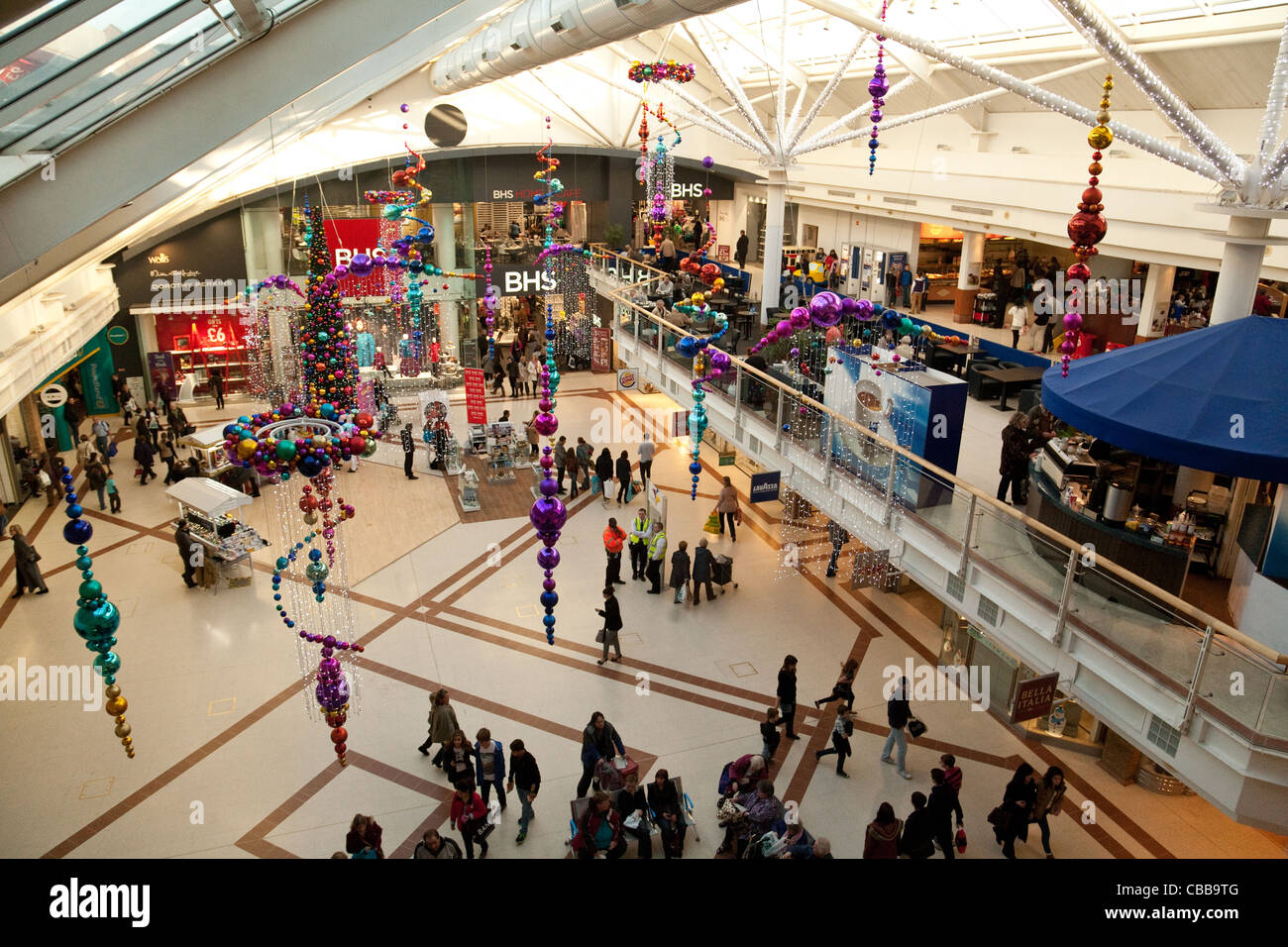 Christmas shopping, Grafton Shopping Centre Mall, Cambridge UK Stock