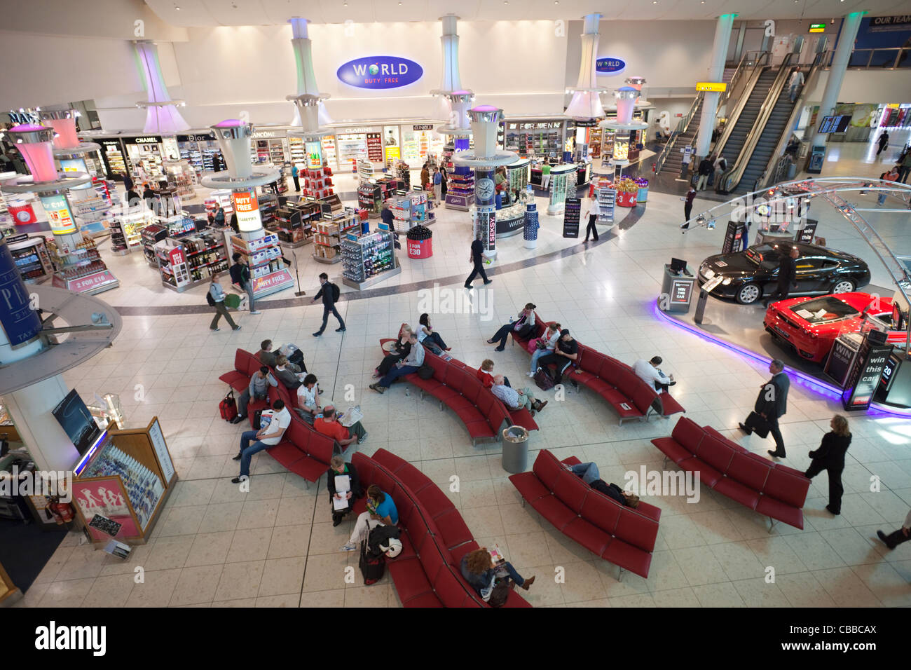 England, Gatwick Airport Departure Lounge Stock Photo - Alamy