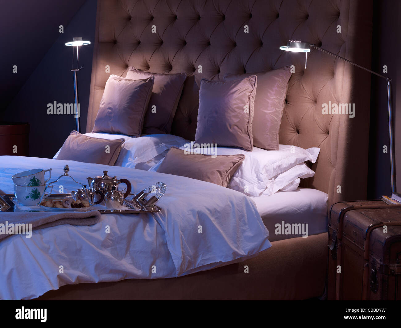 Luxurious bed hi-res stock photography and images - Alamy